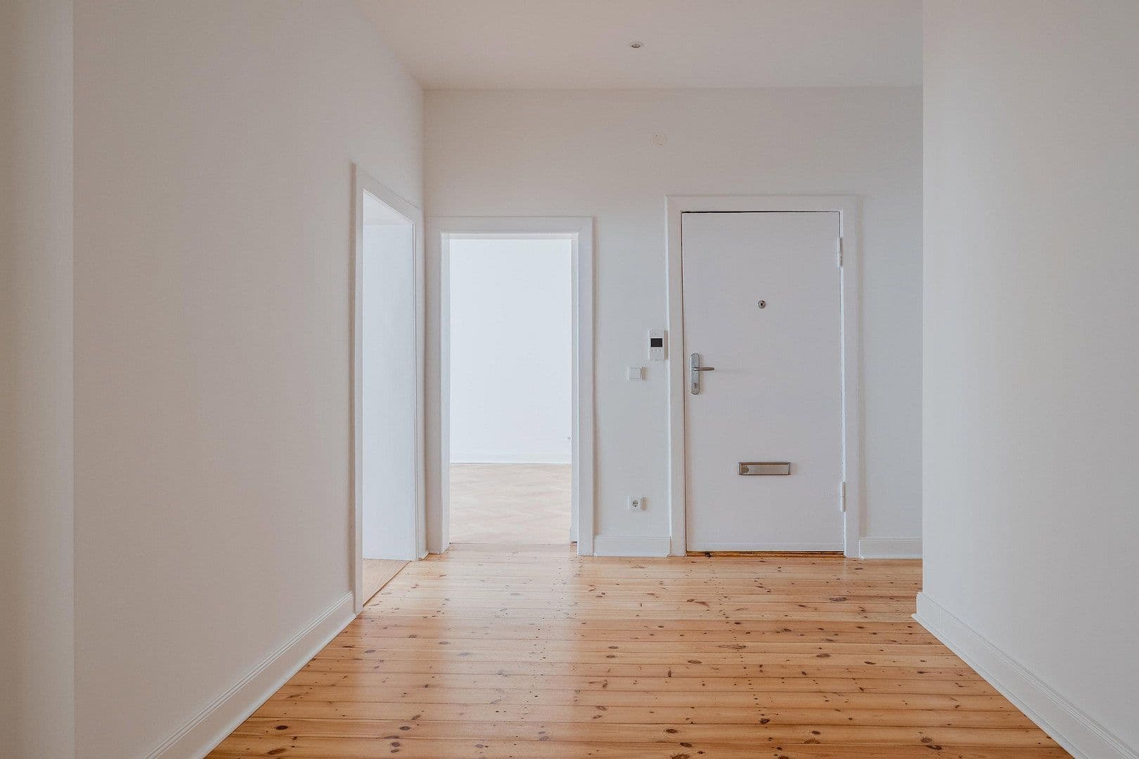 Prodej bytu 4+1 148 m², Düsseldorfer Str. 34, Berlin, Berlín Prodej bytu 4+1 148 m², Düsseldorfer Str. 34, Berlin, Berlín