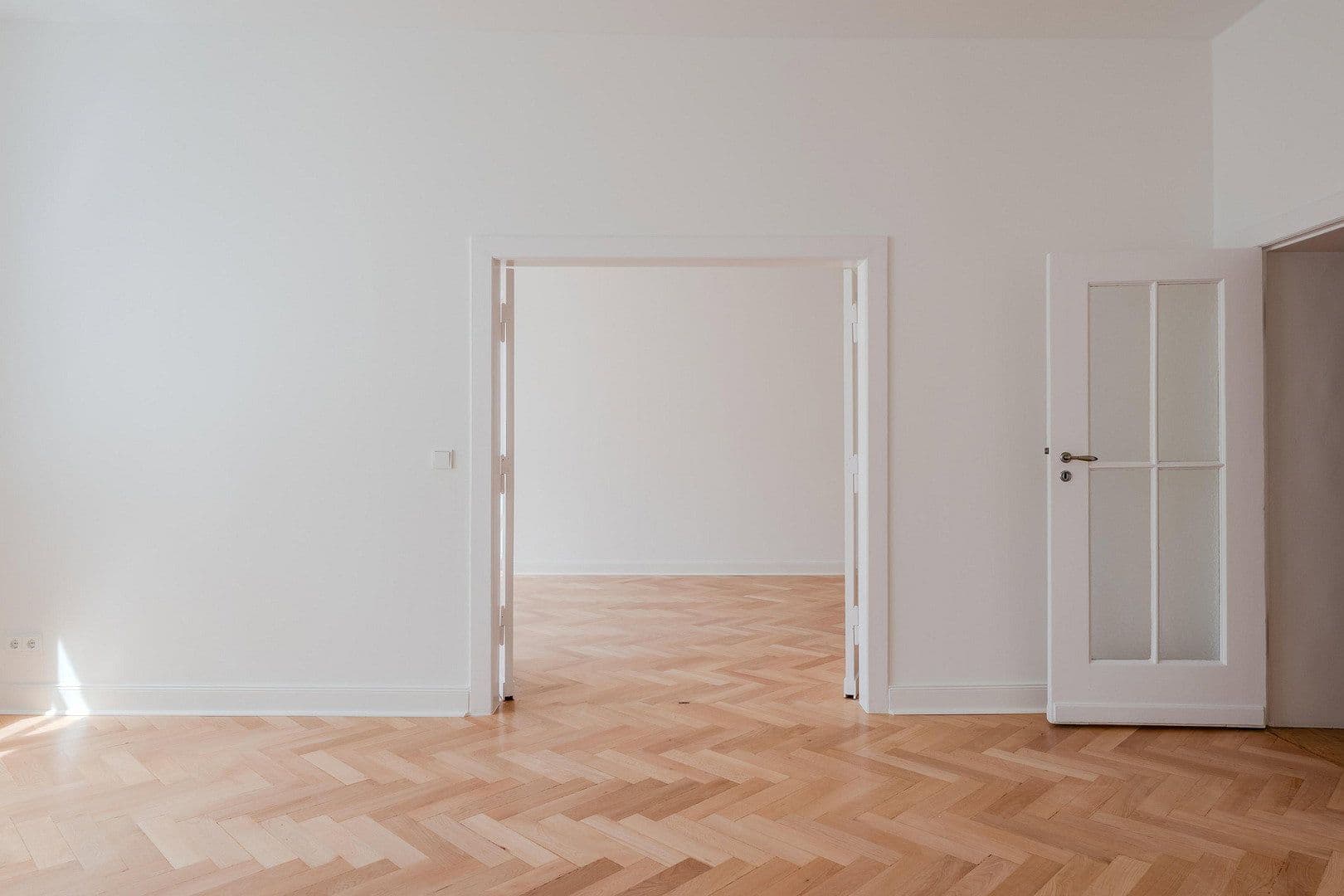 Prodej bytu 4+1 148 m², Düsseldorfer Str. 34, Berlin, Berlín Prodej bytu 4+1 148 m², Düsseldorfer Str. 34, Berlin, Berlín