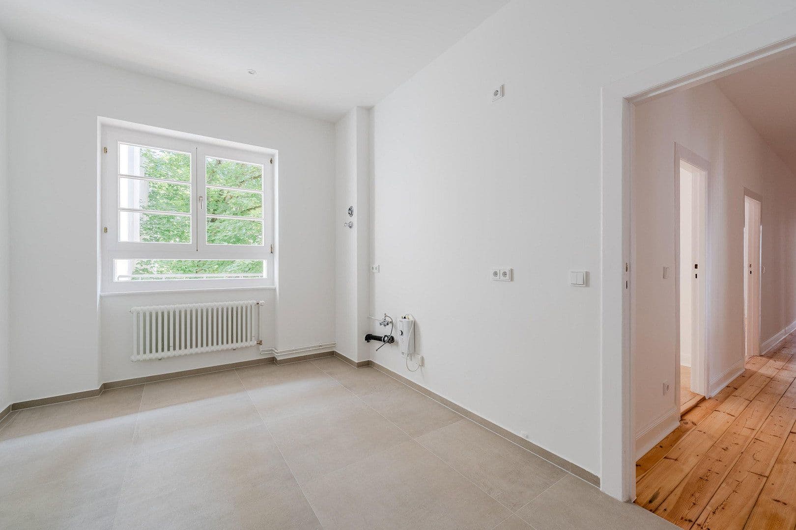 Prodej bytu 4+1 148 m², Düsseldorfer Str. 34, Berlin, Berlín Prodej bytu 4+1 148 m², Düsseldorfer Str. 34, Berlin, Berlín