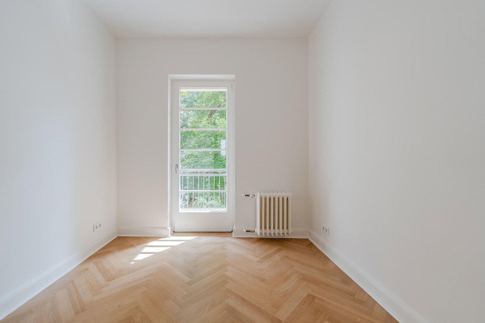 Prodej bytu 4+1 148 m², Düsseldorfer Str. 34, Berlin, Berlín Prodej bytu 4+1 148 m², Düsseldorfer Str. 34, Berlin, Berlín