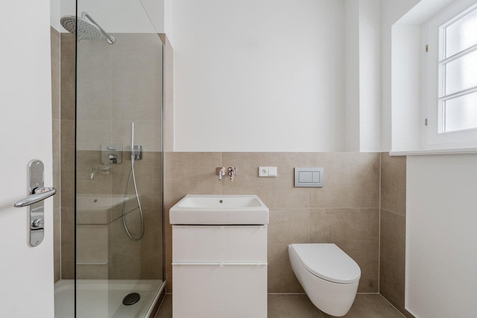 Prodej bytu 4+1 148 m², Düsseldorfer Str. 34, Berlin, Berlín Prodej bytu 4+1 148 m², Düsseldorfer Str. 34, Berlin, Berlín