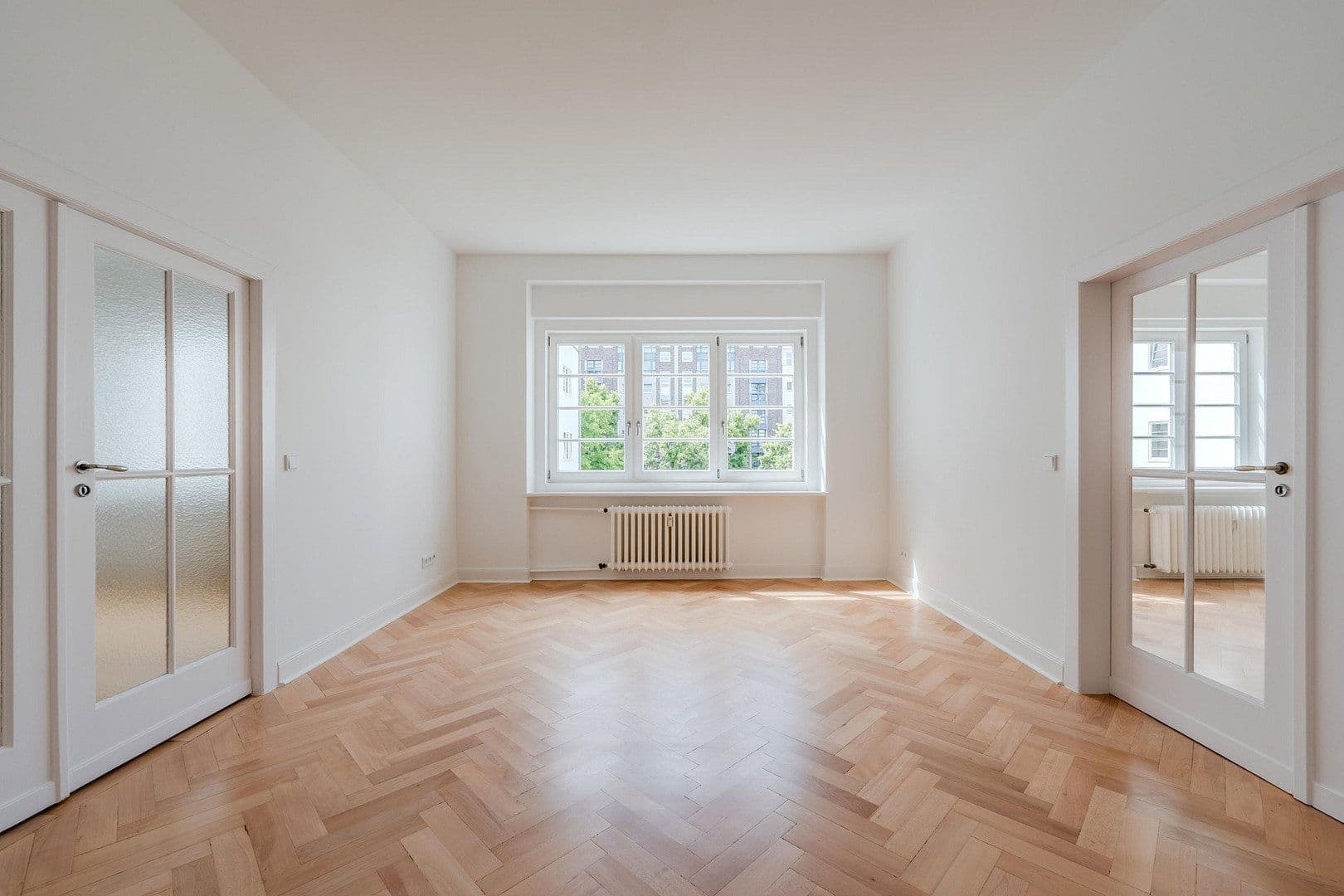 Prodej bytu 4+1 148 m², Düsseldorfer Str. 34, Berlin, Berlín Prodej bytu 4+1 148 m², Düsseldorfer Str. 34, Berlin, Berlín