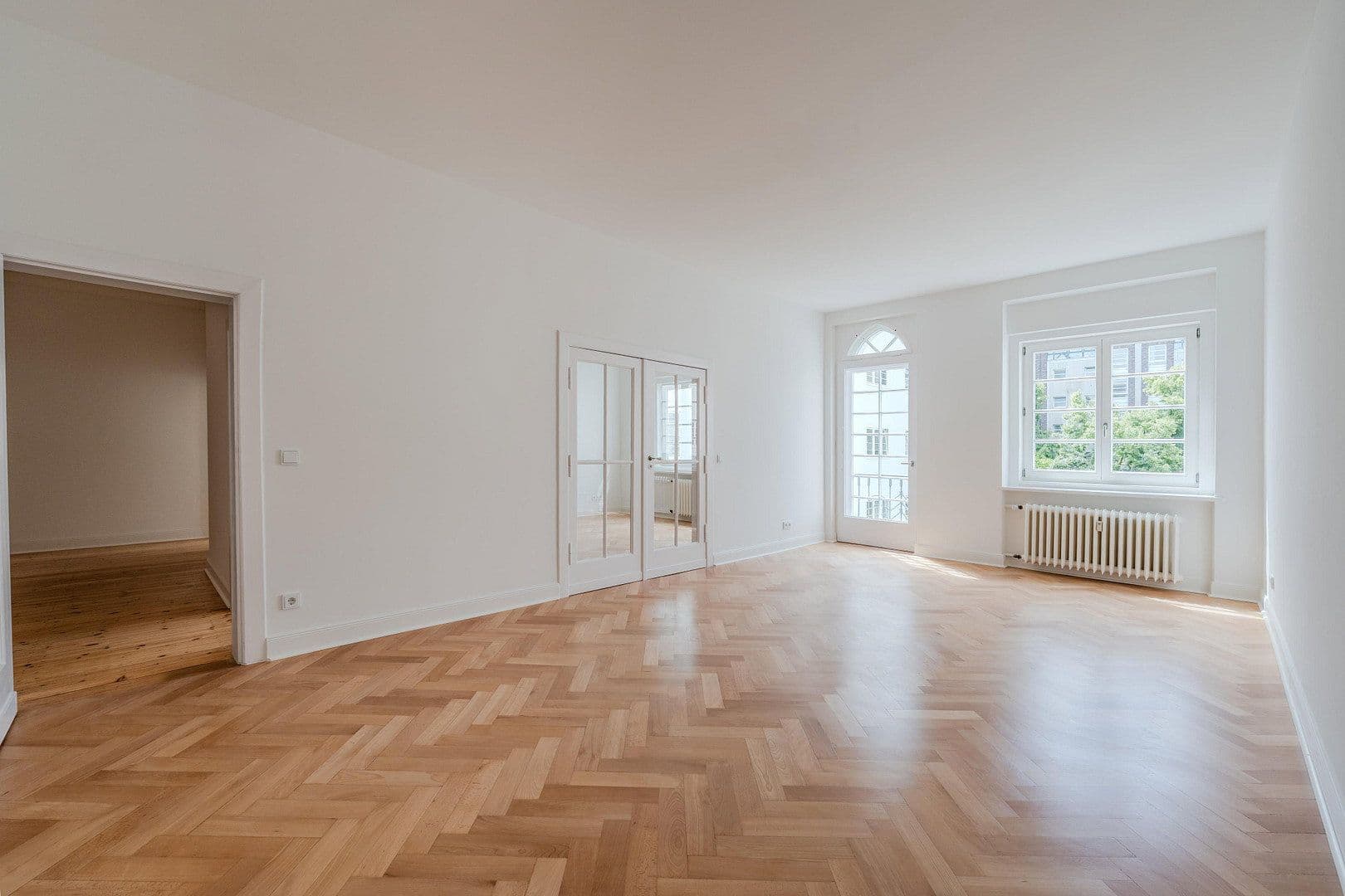 Prodej bytu 4+1 148 m², Düsseldorfer Str. 34, Berlin, Berlín Prodej bytu 4+1 148 m², Düsseldorfer Str. 34, Berlin, Berlín