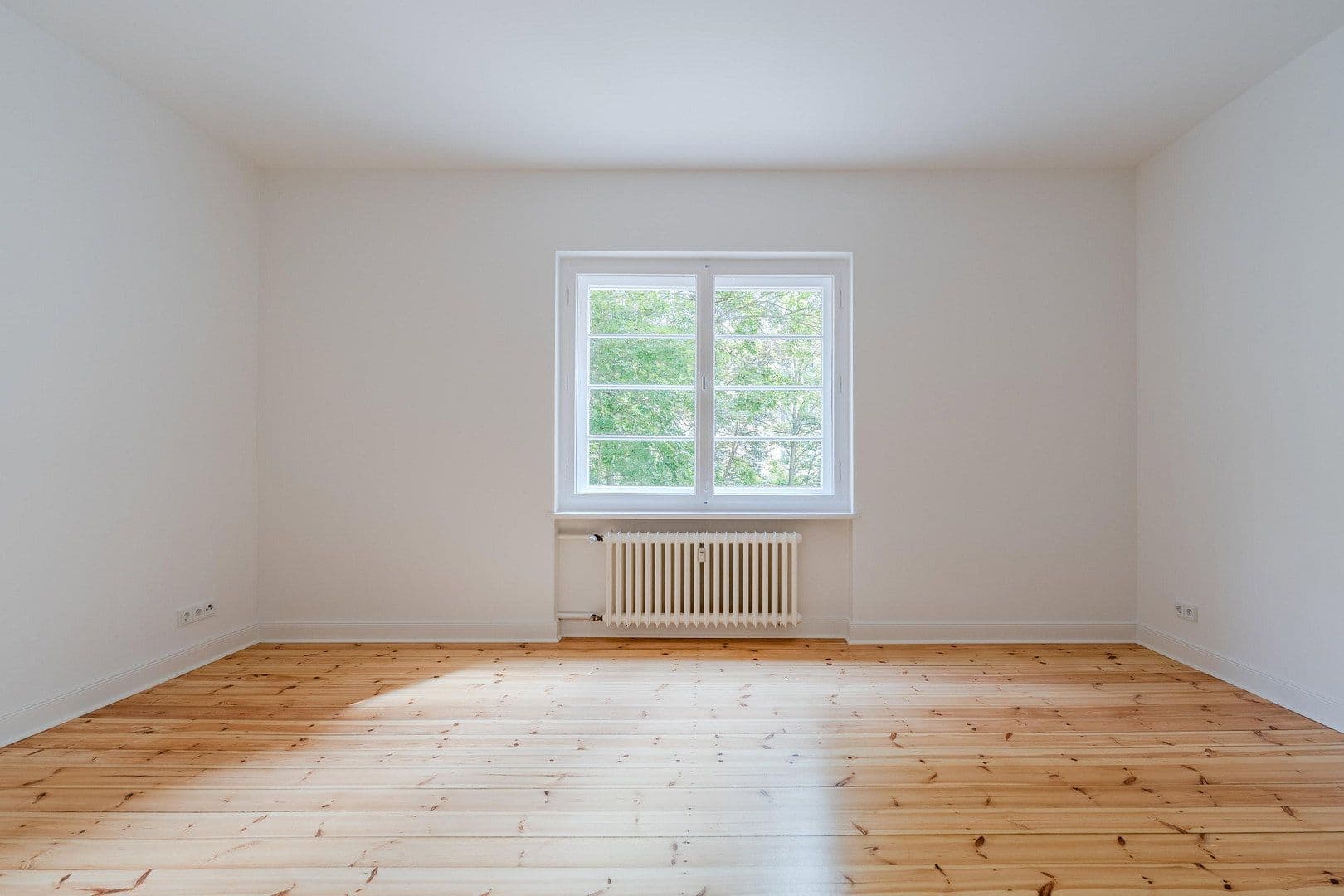 Prodej bytu 4+1 148 m², Düsseldorfer Str. 34, Berlin, Berlín Prodej bytu 4+1 148 m², Düsseldorfer Str. 34, Berlin, Berlín