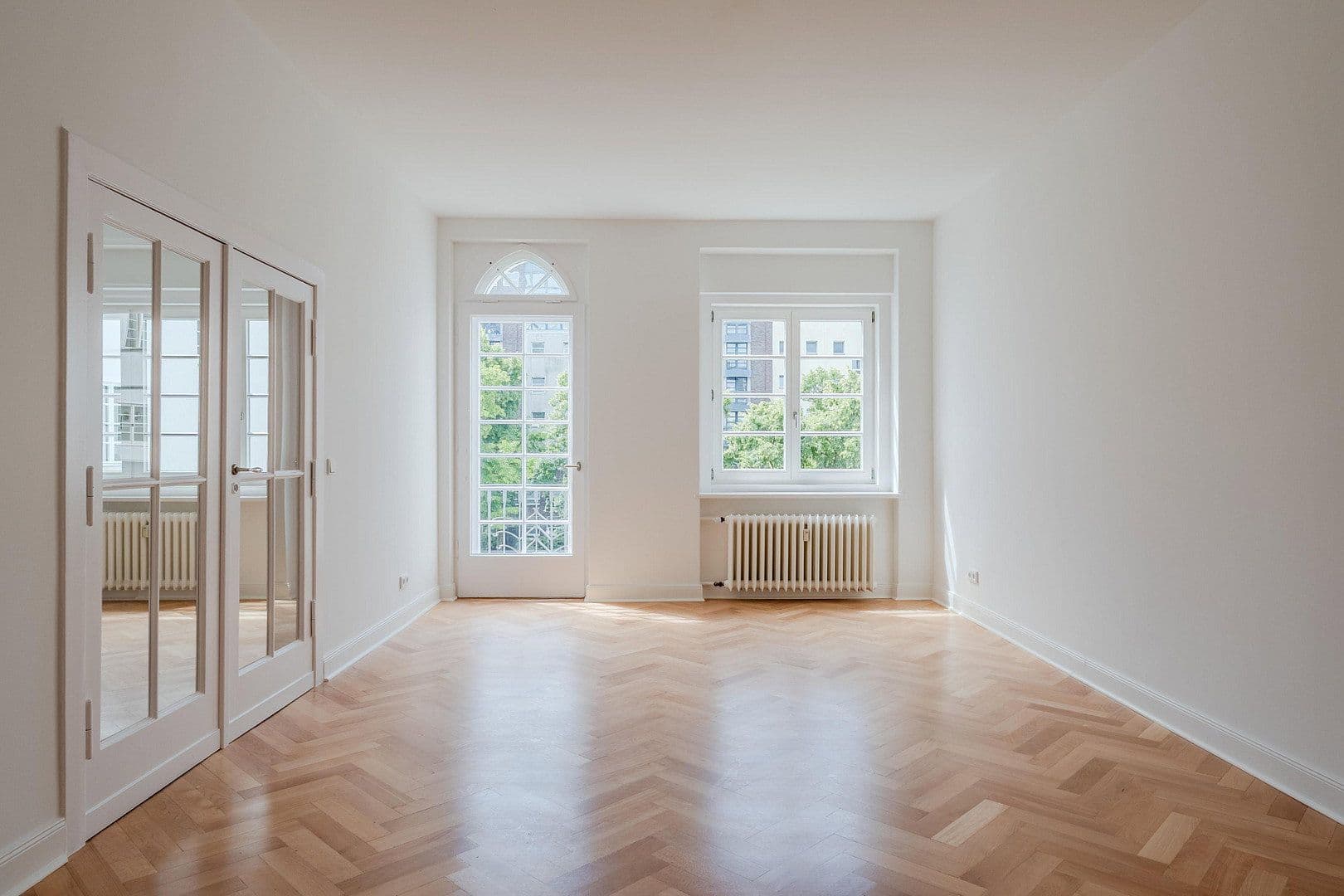 Prodej bytu 4+1 148 m², Düsseldorfer Str. 34, Berlin, Berlín Prodej bytu 4+1 148 m², Düsseldorfer Str. 34, Berlin, Berlín
