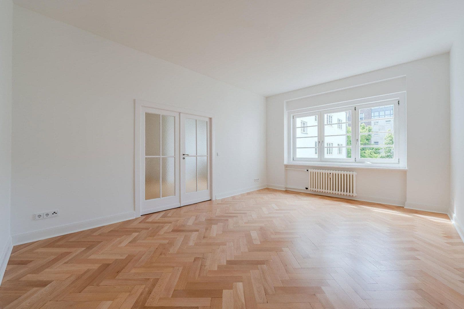 Prodej bytu 4+1 148 m², Düsseldorfer Str. 34, Berlin, Berlín Prodej bytu 4+1 148 m², Düsseldorfer Str. 34, Berlin, Berlín