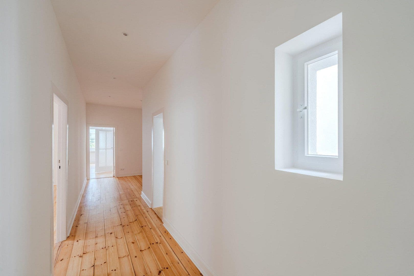 Prodej bytu 4+1 148 m², Düsseldorfer Str. 34, Berlin, Berlín Prodej bytu 4+1 148 m², Düsseldorfer Str. 34, Berlin, Berlín