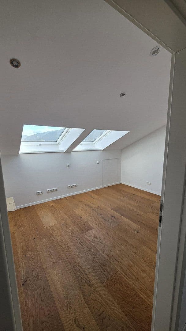 Pronájem bytu 6+1 145 m², Brechtelstr. 12, Heidelberg, Bádensko-Württembersko Pronájem bytu 6+1 145 m², Brechtelstr. 12, Heidelberg, Bádensko-Württembersko