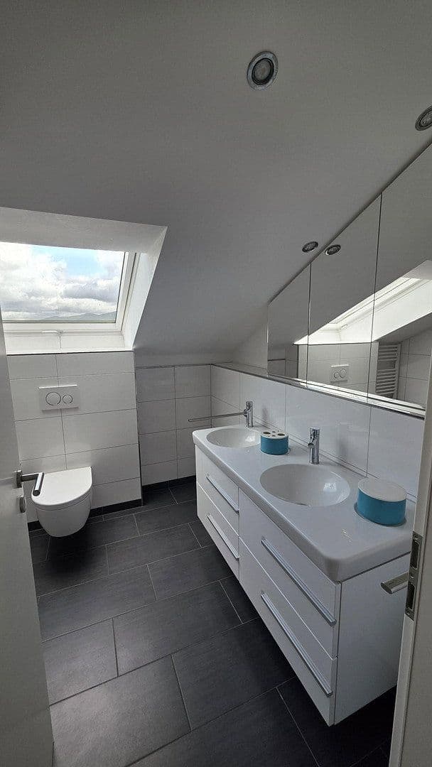 Pronájem bytu 6+1 145 m², Brechtelstr. 12, Heidelberg, Bádensko-Württembersko Pronájem bytu 6+1 145 m², Brechtelstr. 12, Heidelberg, Bádensko-Württembersko