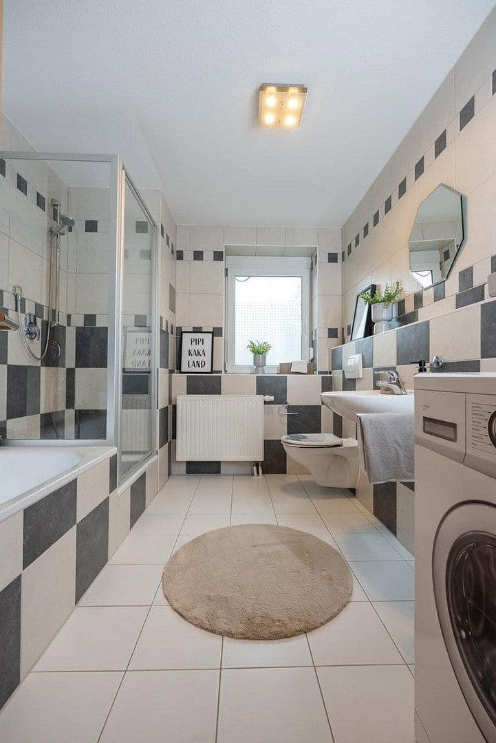 Prodej bytu 3+1 74 m², Ulm, Bádensko-Württembersko Prodej bytu 3+1 74 m², Ulm, Bádensko-Württembersko