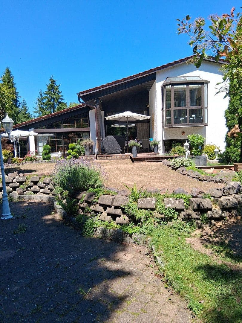 Prodej domu 300 m², pozemek 1.300 m², Mandelbachtal, Země Sársko Prodej domu 300 m², pozemek 1.300 m², Mandelbachtal, Země Sársko