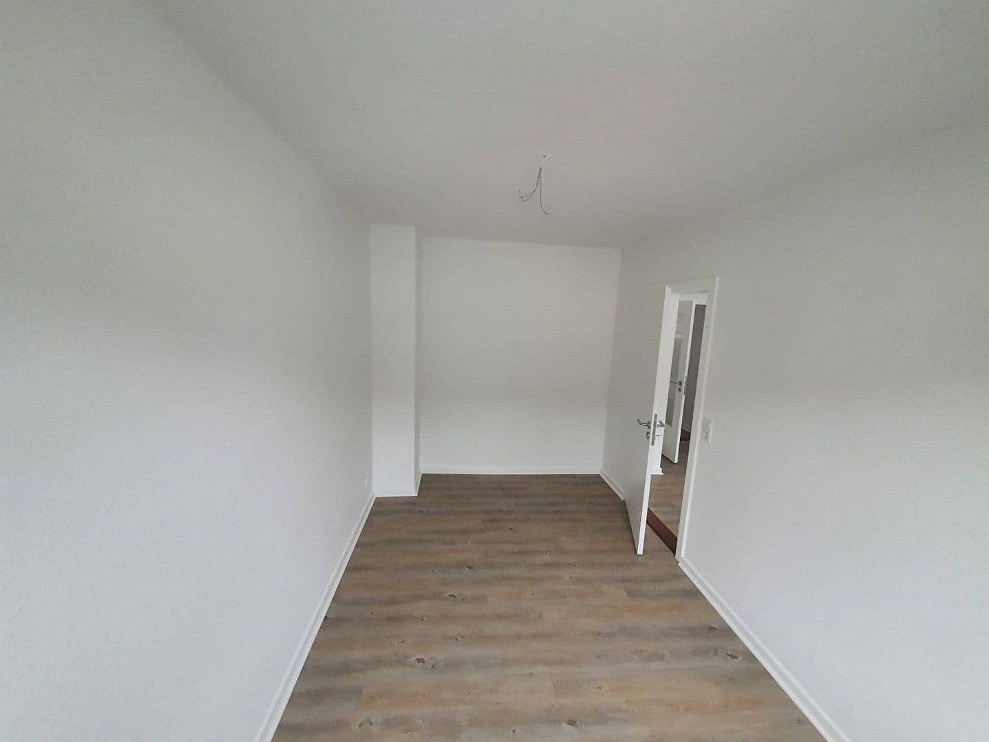 Pronájem bytu 3+1 71 m², Lübecker Str. 32, Bremen, Bremen Pronájem bytu 3+1 71 m², Lübecker Str. 32, Bremen, Bremen