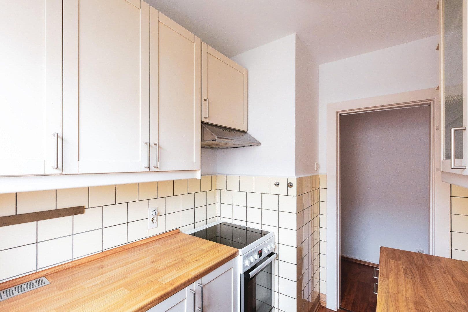 Prodej bytu 3+1 65 m², Neumünstersche Straße 23, Hamburg, Hamburg Prodej bytu 3+1 65 m², Neumünstersche Straße 23, Hamburg, Hamburg