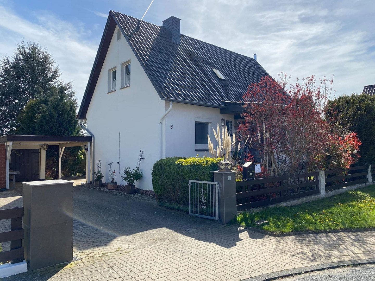 Prodej domu 120 m², pozemek 1.217 m², Siedlerkamp 6, Gronau, Dolní Sasko Prodej domu 120 m², pozemek 1.217 m², Siedlerkamp 6, Gronau, Dolní Sasko