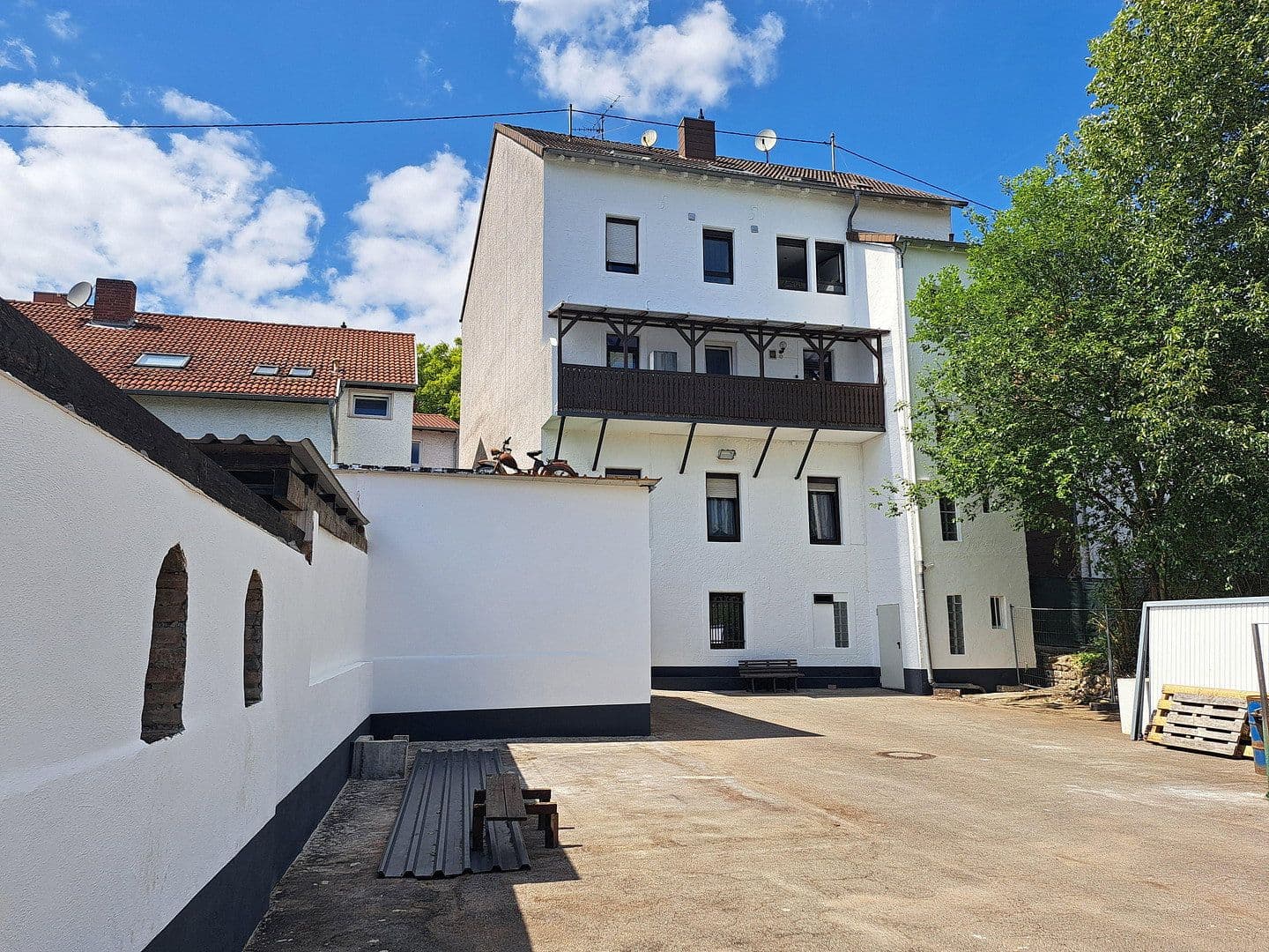 Prodej domu 461 m², pozemek 649 m², Saarbrücken, Země Sársko Prodej domu 461 m², pozemek 649 m², Saarbrücken, Země Sársko