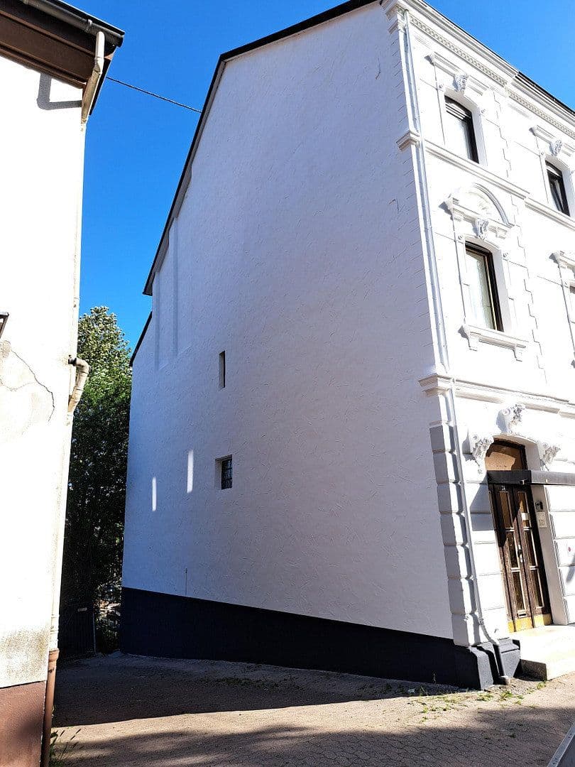 Prodej domu 461 m², pozemek 649 m², Saarbrücken, Země Sársko Prodej domu 461 m², pozemek 649 m², Saarbrücken, Země Sársko