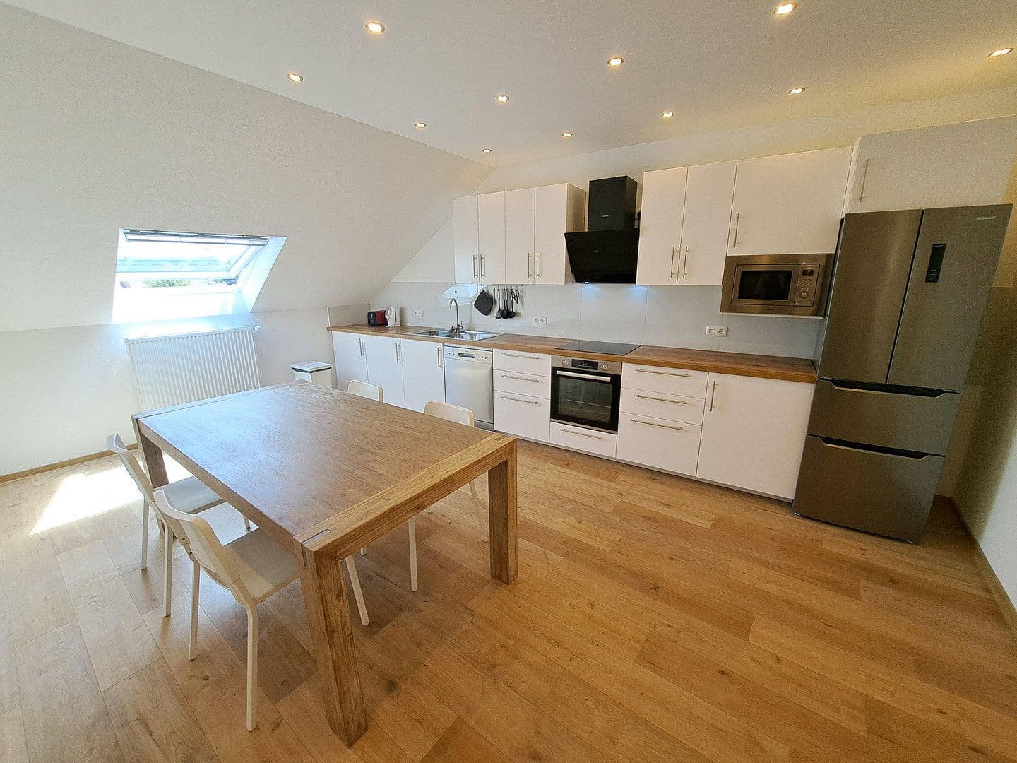 Prodej domu 461 m², pozemek 649 m², Saarbrücken, Země Sársko Prodej domu 461 m², pozemek 649 m², Saarbrücken, Země Sársko