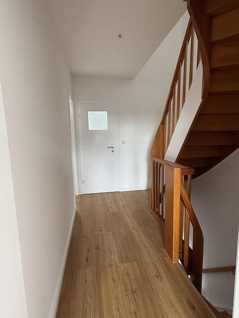 Pronájem domu 115 m², pozemek 450 m², Norderstedt, Šlesvicko-Holštýnsko Pronájem domu 115 m², pozemek 450 m², Norderstedt, Šlesvicko-Holštýnsko