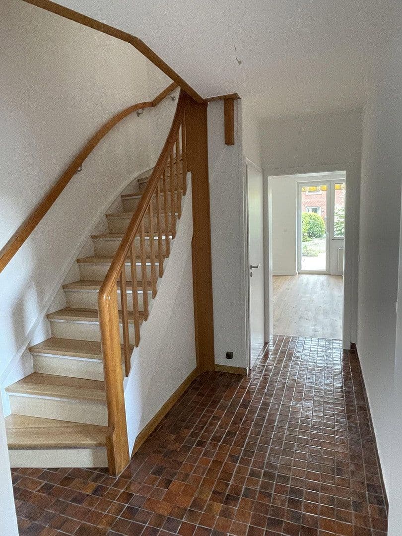 Pronájem domu 115 m², pozemek 450 m², Norderstedt, Šlesvicko-Holštýnsko Pronájem domu 115 m², pozemek 450 m², Norderstedt, Šlesvicko-Holštýnsko
