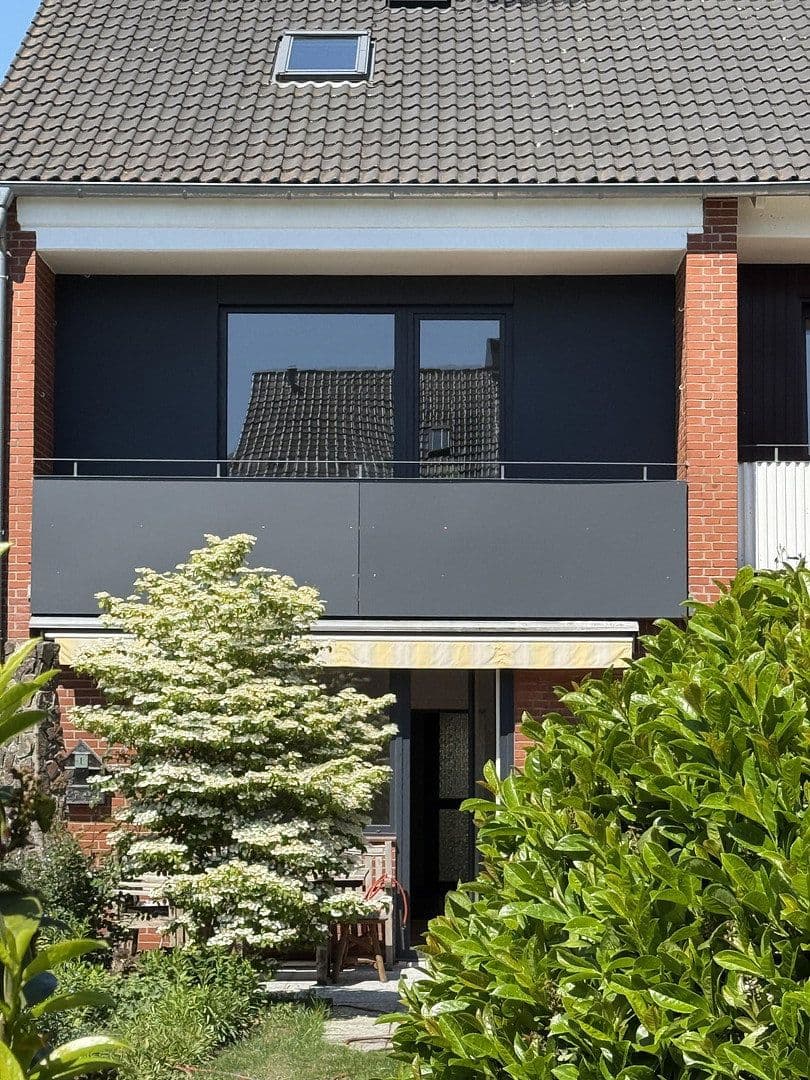 Pronájem domu 115 m², pozemek 450 m², Norderstedt, Šlesvicko-Holštýnsko Pronájem domu 115 m², pozemek 450 m², Norderstedt, Šlesvicko-Holštýnsko