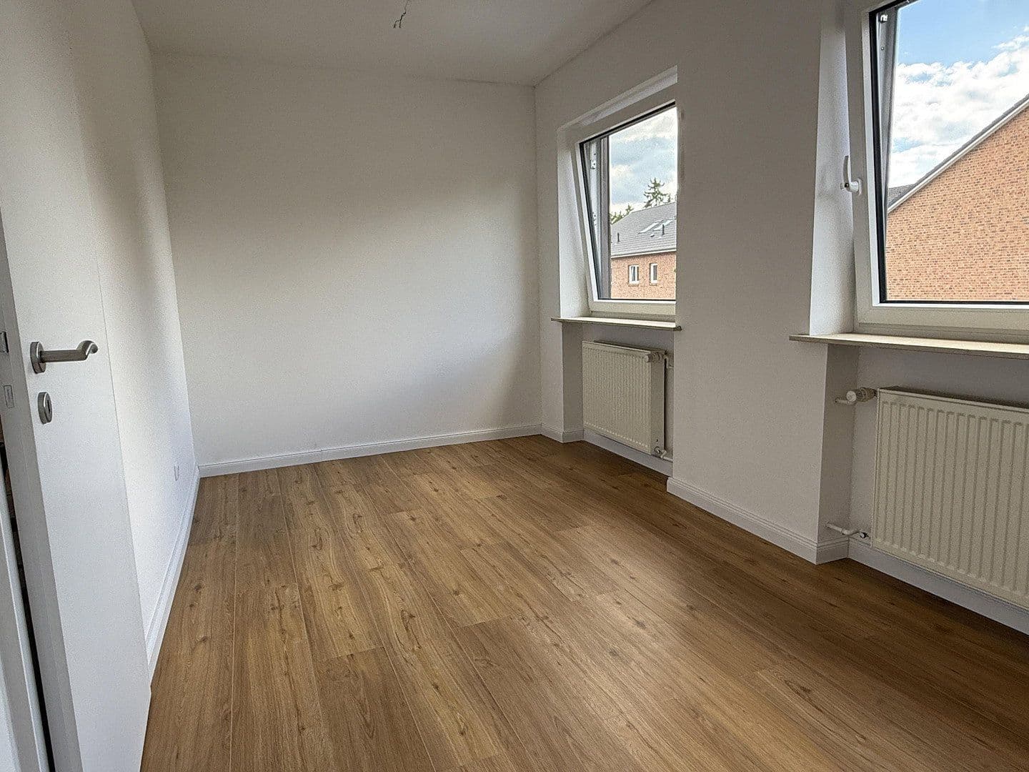 Pronájem domu 115 m², pozemek 450 m², Norderstedt, Šlesvicko-Holštýnsko Pronájem domu 115 m², pozemek 450 m², Norderstedt, Šlesvicko-Holštýnsko