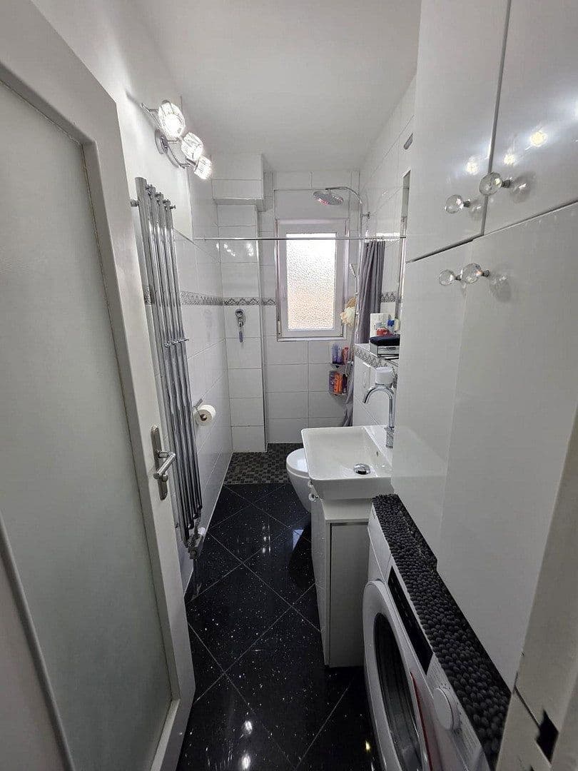 Prodej bytu 4+1 75 m², Berlin, Berlín Prodej bytu 4+1 75 m², Berlin, Berlín