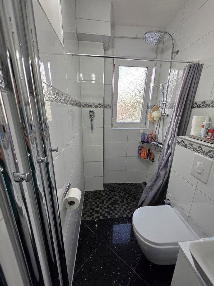 Prodej bytu 4+1 75 m², Berlin, Berlín Prodej bytu 4+1 75 m², Berlin, Berlín