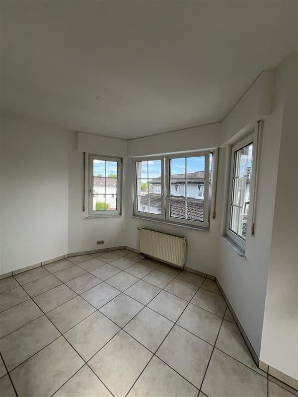 Pronájem bytu 2+1 73 m², Rösrath, Severní Porýní-Vestfálsko Pronájem bytu 2+1 73 m², Rösrath, Severní Porýní-Vestfálsko