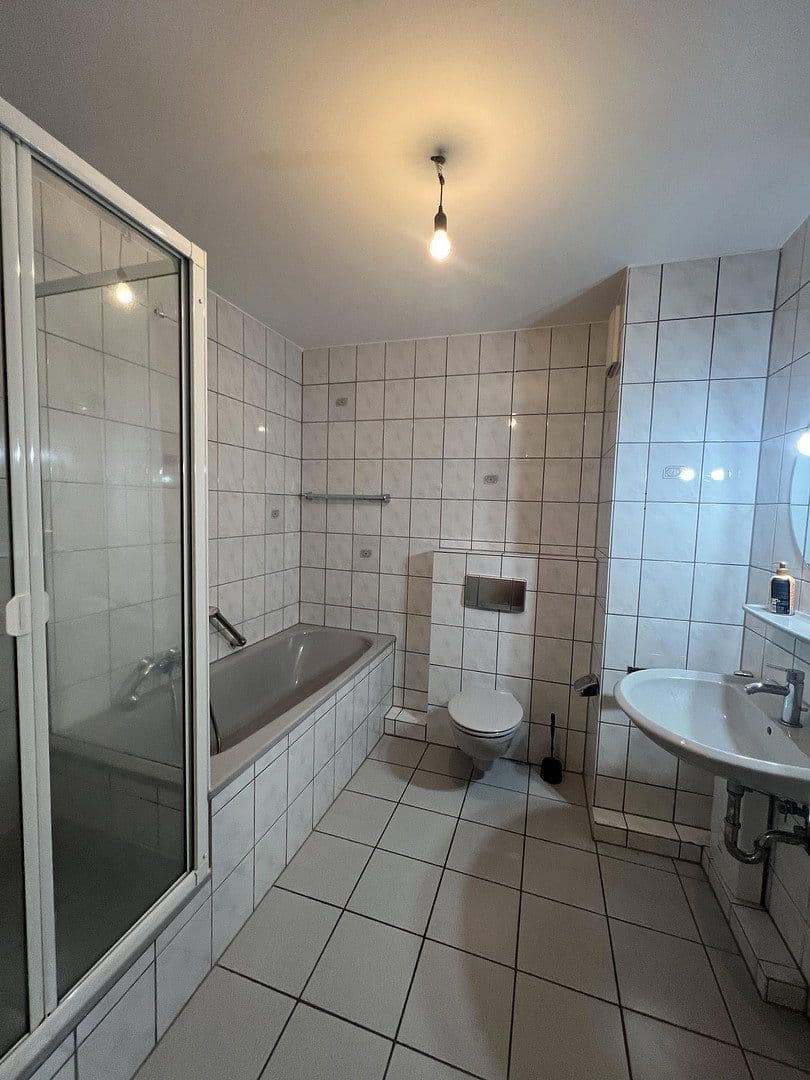 Pronájem bytu 2+1 73 m², Rösrath, Severní Porýní-Vestfálsko Pronájem bytu 2+1 73 m², Rösrath, Severní Porýní-Vestfálsko