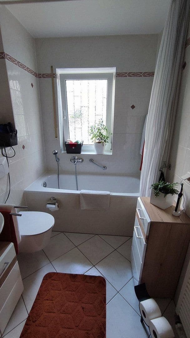 Pronájem bytu 2+1 63 m², Bergisch Gladbach, Severní Porýní-Vestfálsko Pronájem bytu 2+1 63 m², Bergisch Gladbach, Severní Porýní-Vestfálsko