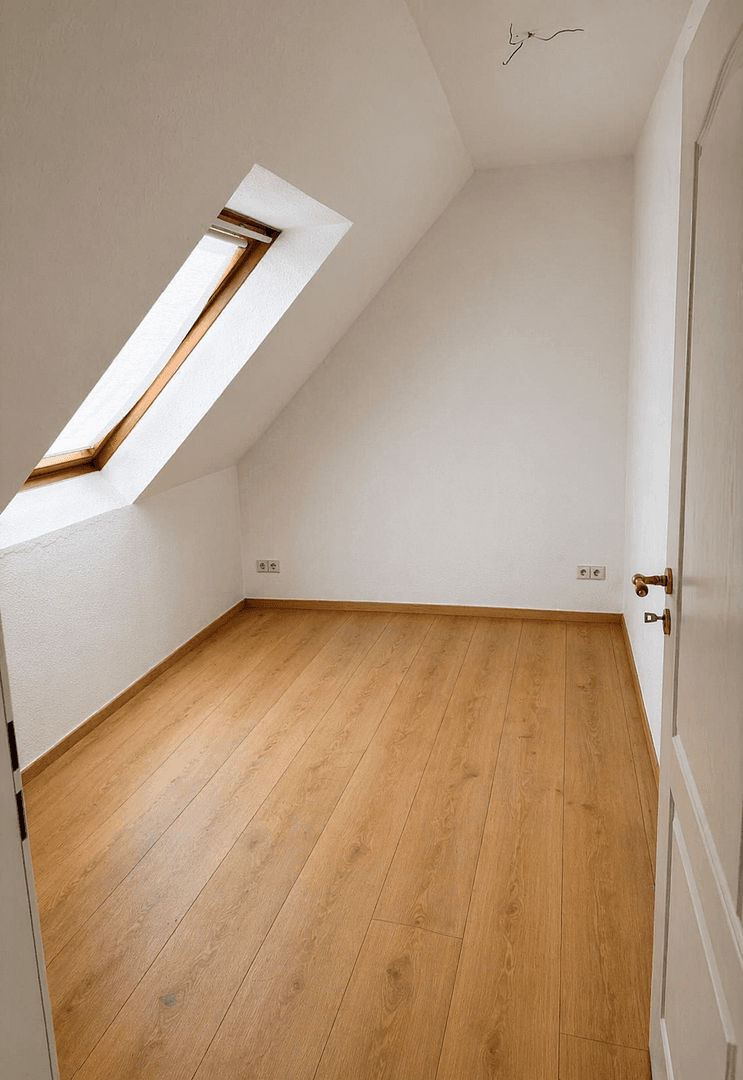 Pronájem bytu 4+1 90 m², Wilhelmsdorfer Straße 57a, Brandenburg an der Havel, Braniborsko Pronájem bytu 4+1 90 m², Wilhelmsdorfer Straße 57a, Brandenburg an der Havel, Braniborsko