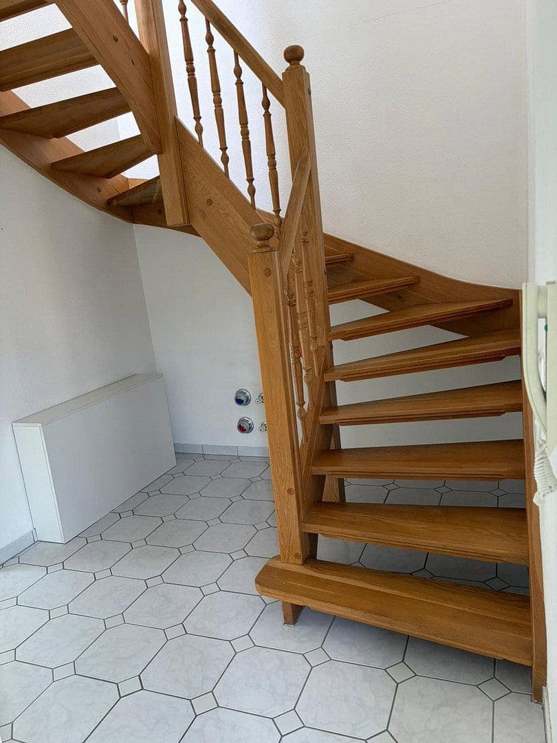Pronájem bytu 4+1 90 m², Wilhelmsdorfer Straße 57a, Brandenburg an der Havel, Braniborsko Pronájem bytu 4+1 90 m², Wilhelmsdorfer Straße 57a, Brandenburg an der Havel, Braniborsko