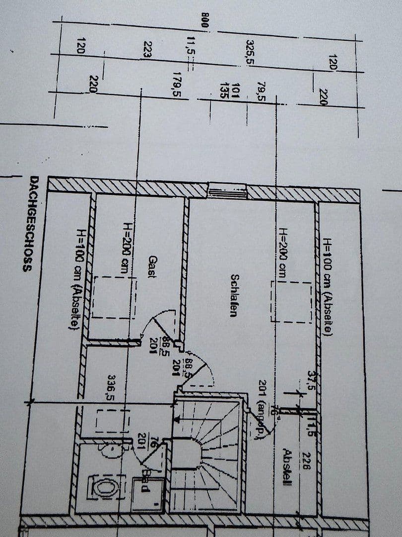 Pronájem bytu 4+1 90 m², Wilhelmsdorfer Straße 57a, Brandenburg an der Havel, Braniborsko Pronájem bytu 4+1 90 m², Wilhelmsdorfer Straße 57a, Brandenburg an der Havel, Braniborsko