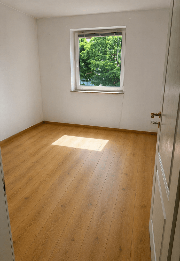Pronájem bytu 4+1 90 m², Wilhelmsdorfer Straße 57a, Brandenburg an der Havel, Braniborsko Pronájem bytu 4+1 90 m², Wilhelmsdorfer Straße 57a, Brandenburg an der Havel, Braniborsko