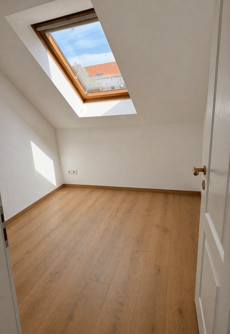 Pronájem bytu 4+1 90 m², Wilhelmsdorfer Straße 57a, Brandenburg an der Havel, Braniborsko Pronájem bytu 4+1 90 m², Wilhelmsdorfer Straße 57a, Brandenburg an der Havel, Braniborsko