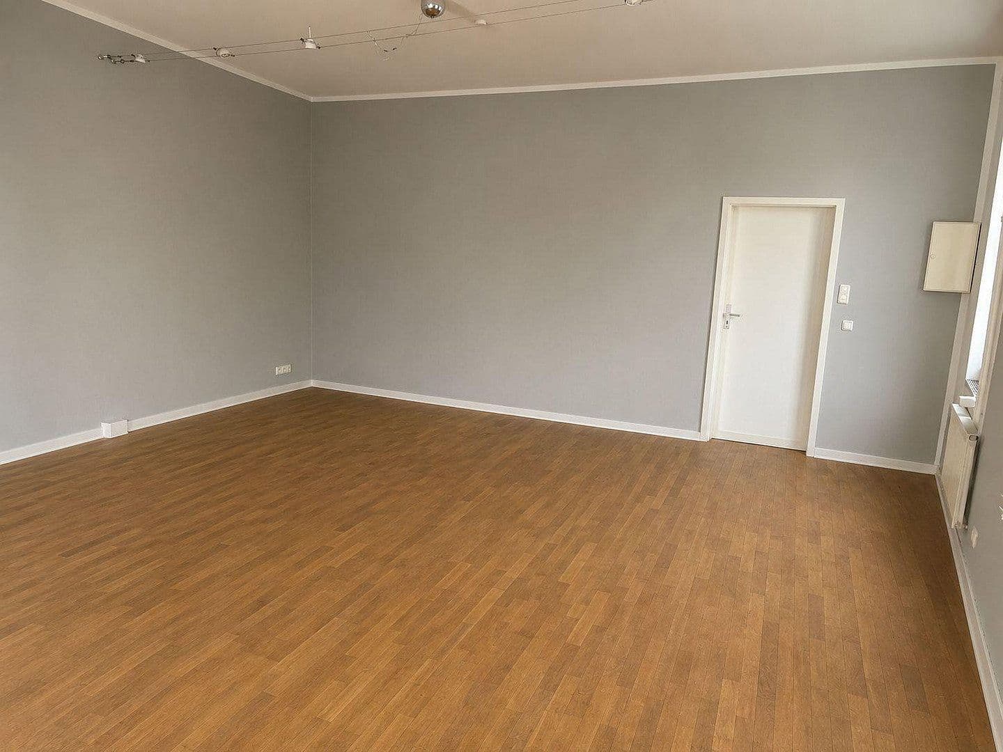 Pronájem kanceláře 48 m², Aschaffenburg, Bavorsko Pronájem kanceláře 48 m², Aschaffenburg, Bavorsko