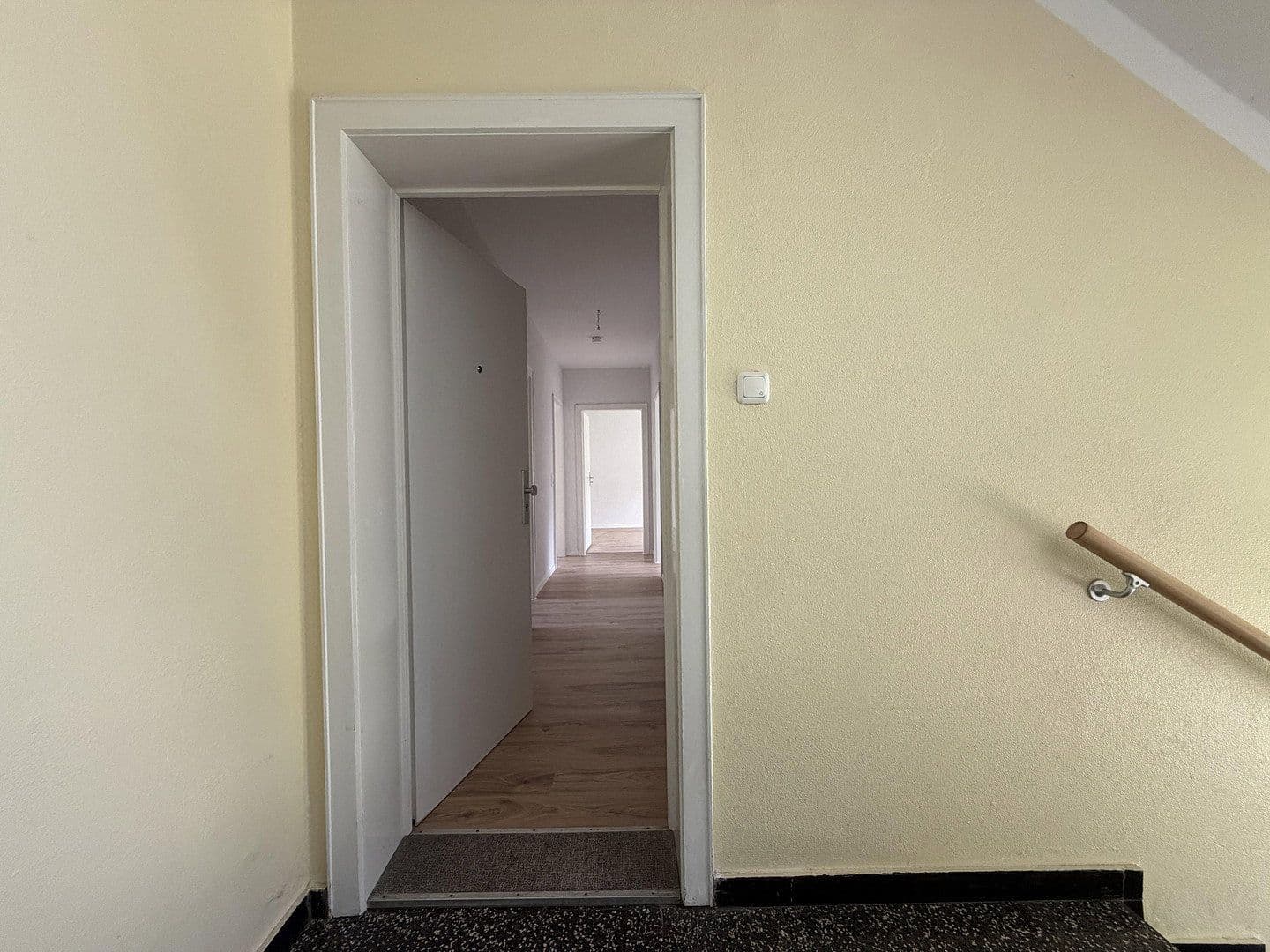 Pronájem bytu 4+1 80 m², Nienburg/Weser, Dolní Sasko Pronájem bytu 4+1 80 m², Nienburg/Weser, Dolní Sasko