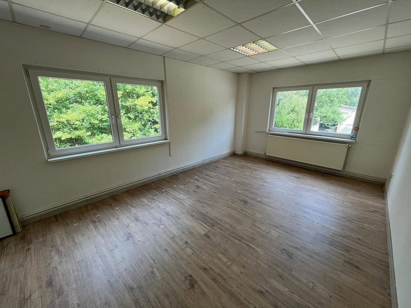 Pronájem nebytového prostoru 6.000 m², Beckebohnen 11, Liebenau, Dolní Sasko Pronájem nebytového prostoru 6.000 m², Beckebohnen 11, Liebenau, Dolní Sasko