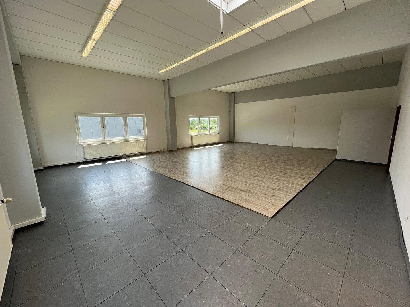 Pronájem nebytového prostoru 6.000 m², Beckebohnen 11, Liebenau, Dolní Sasko Pronájem nebytového prostoru 6.000 m², Beckebohnen 11, Liebenau, Dolní Sasko