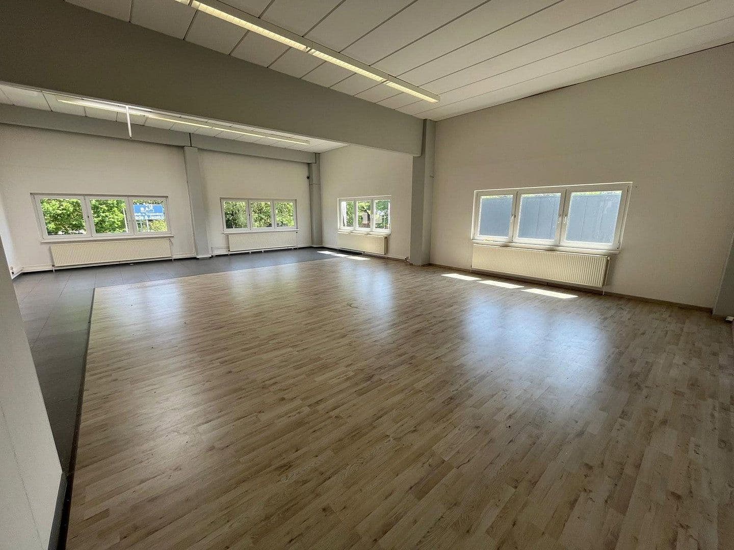 Pronájem nebytového prostoru 6.000 m², Beckebohnen 11, Liebenau, Dolní Sasko Pronájem nebytového prostoru 6.000 m², Beckebohnen 11, Liebenau, Dolní Sasko