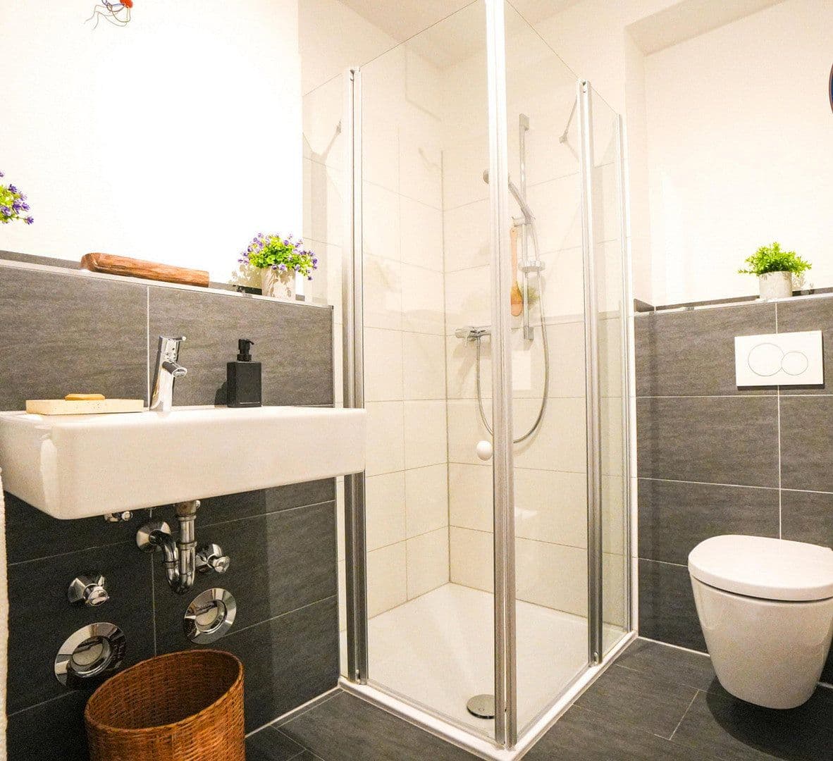 Pronájem bytu 2+1 62 m², Godesberger Allee 106a, Bonn, Severní Porýní-Vestfálsko Pronájem bytu 2+1 62 m², Godesberger Allee 106a, Bonn, Severní Porýní-Vestfálsko