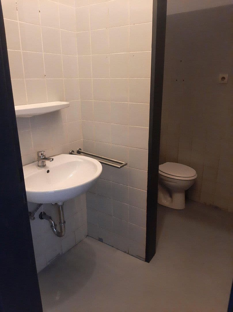 Pronájem nebytového prostoru 350 m², Bochum, Severní Porýní-Vestfálsko Pronájem nebytového prostoru 350 m², Bochum, Severní Porýní-Vestfálsko