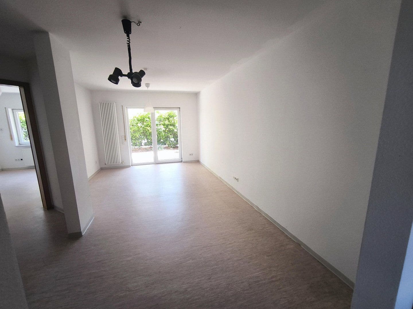 Pronájem bytu 2+1 60 m², Altlußheimer Straße 57, Neulußheim, Bádensko-Württembersko Pronájem bytu 2+1 60 m², Altlußheimer Straße 57, Neulußheim, Bádensko-Württembersko