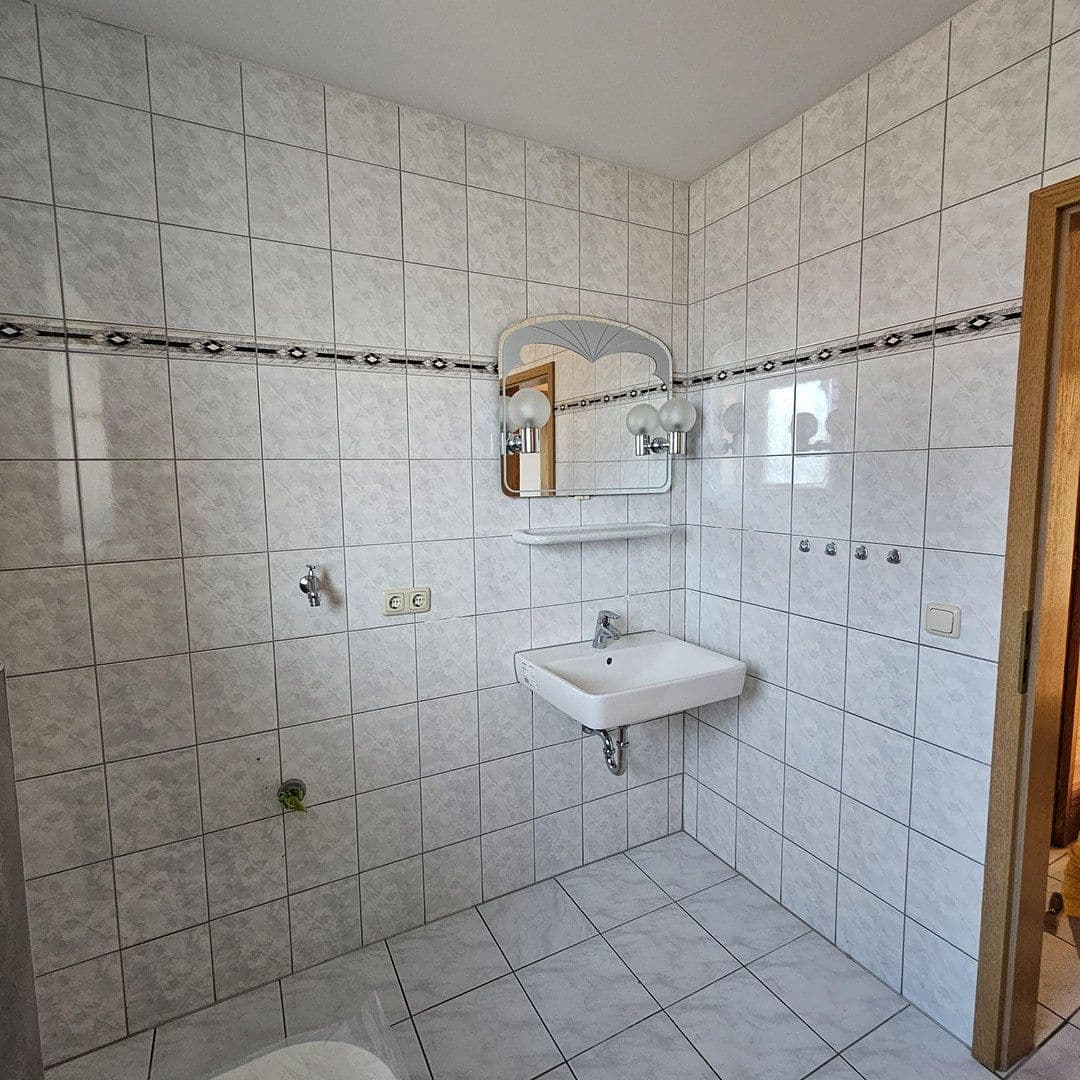 Pronájem bytu 3+1 80 m², Holzstrasse 17a, Burg, Sasko-Anhaltsko Pronájem bytu 3+1 80 m², Holzstrasse 17a, Burg, Sasko-Anhaltsko