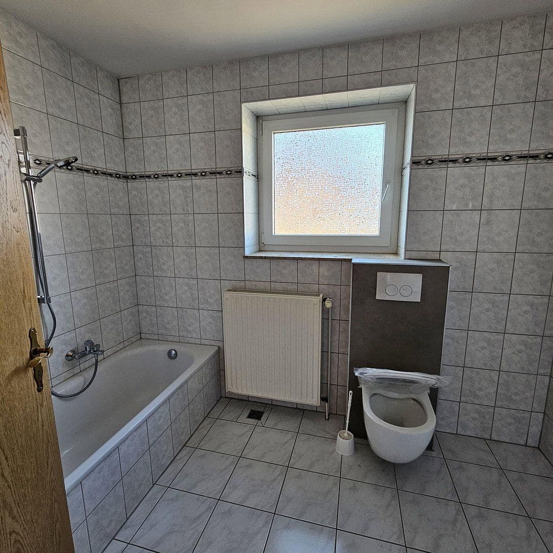 Pronájem bytu 3+1 80 m², Holzstrasse 17a, Burg, Sasko-Anhaltsko Pronájem bytu 3+1 80 m², Holzstrasse 17a, Burg, Sasko-Anhaltsko