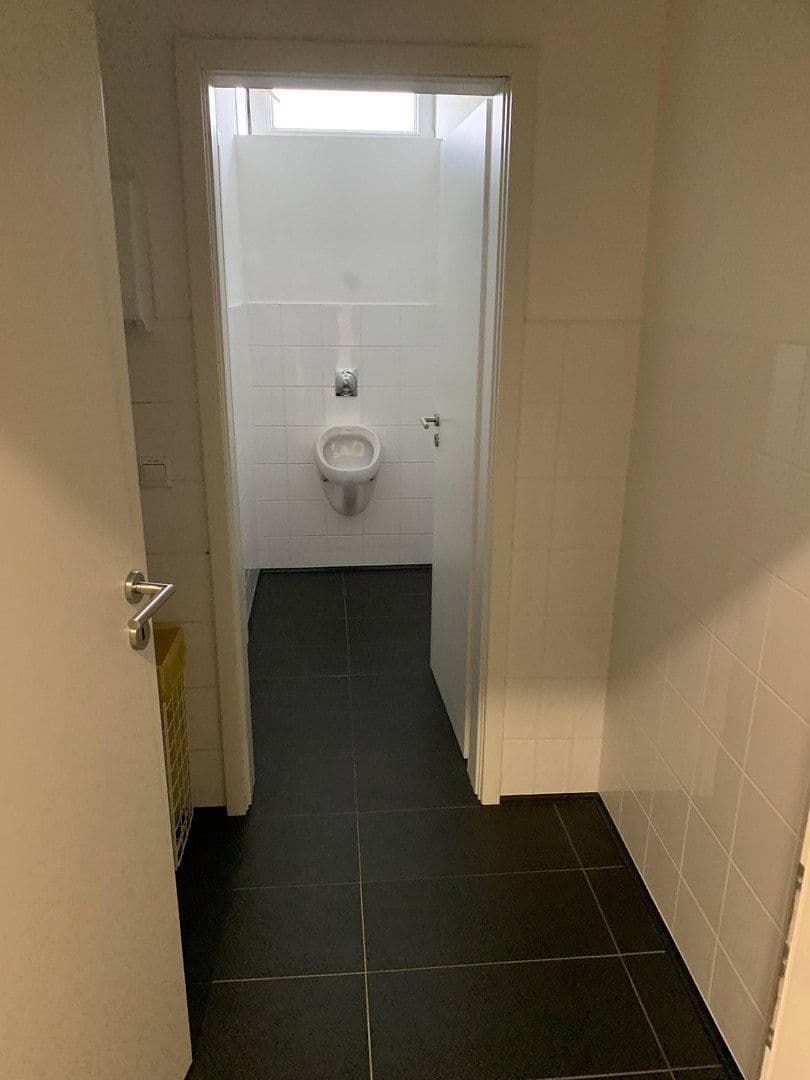 Pronájem kanceláře 297 m², Fürther Straße 228, Nürnberg, Bavorsko Pronájem kanceláře 297 m², Fürther Straße 228, Nürnberg, Bavorsko