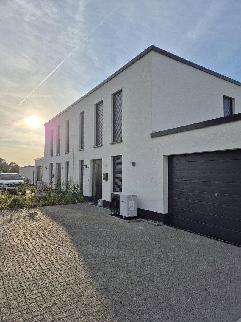 Pronájem domu 130 m², pozemek 400 m², Große Straße 43, Gehrden, Dolní Sasko Pronájem domu 130 m², pozemek 400 m², Große Straße 43, Gehrden, Dolní Sasko