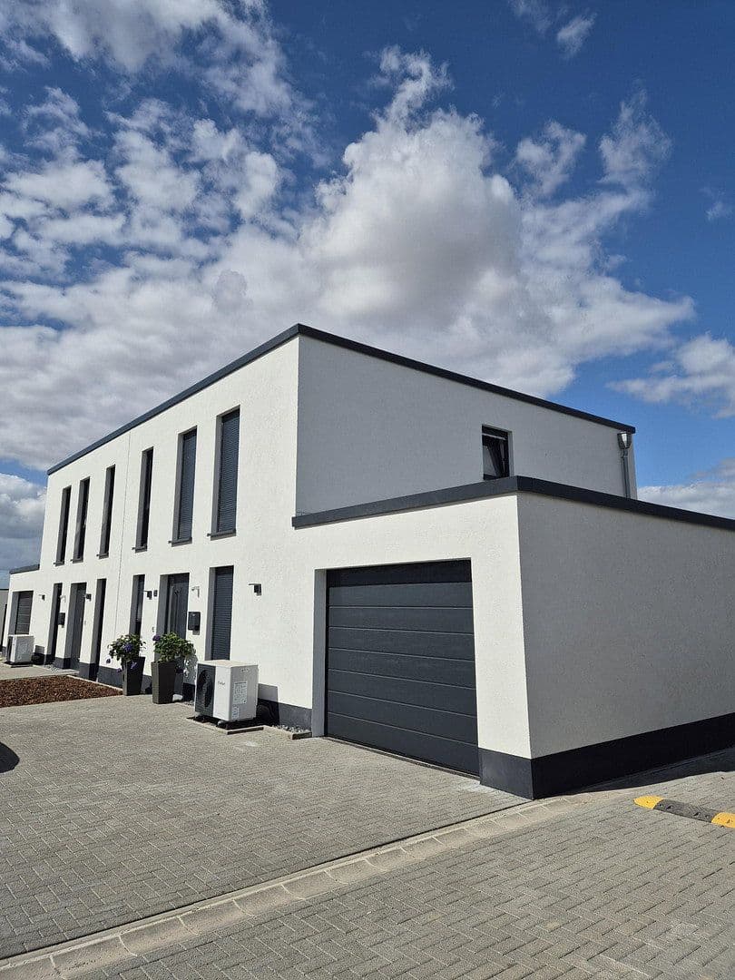Pronájem domu 130 m², pozemek 400 m², Große Straße 43, Gehrden, Dolní Sasko Pronájem domu 130 m², pozemek 400 m², Große Straße 43, Gehrden, Dolní Sasko