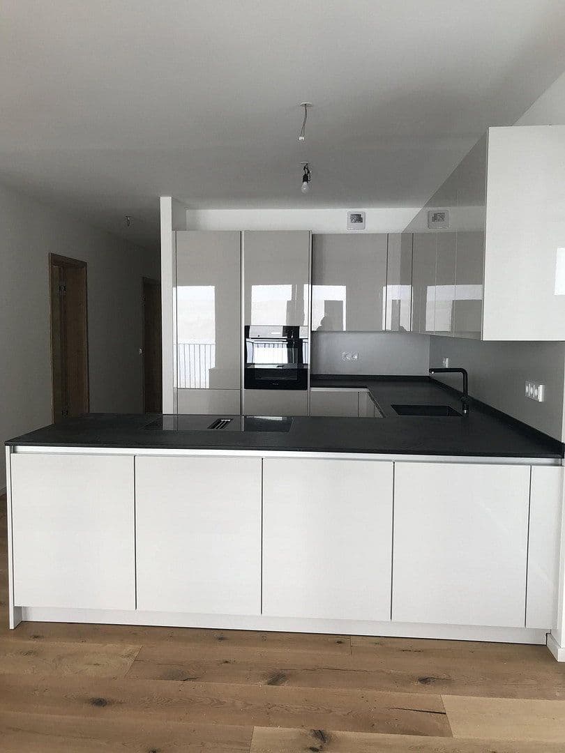 Pronájem bytu 4+1 146 m², Dreieich, Hessen Pronájem bytu 4+1 146 m², Dreieich, Hessen