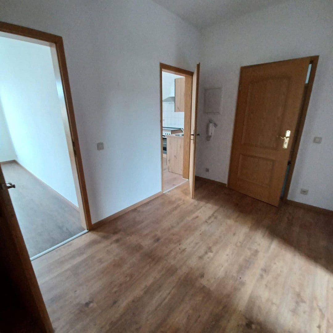 Pronájem bytu 2+1 67 m², Lengenfelder Straße 39, Cvikov, Sasko Pronájem bytu 2+1 67 m², Lengenfelder Straße 39, Cvikov, Sasko